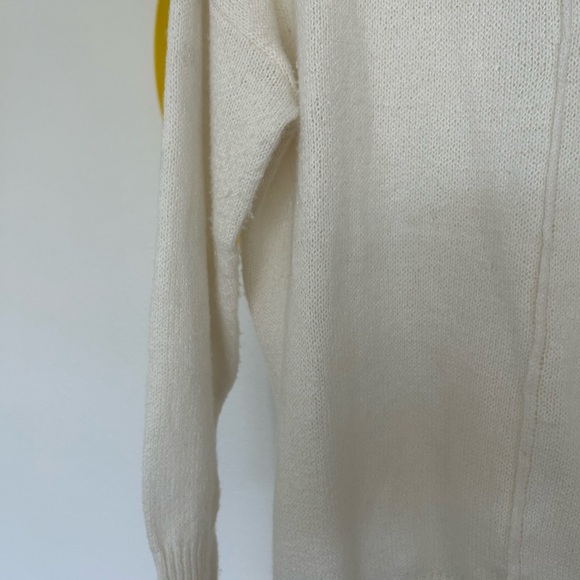 Emery Rose Classic Cream Crew Neck Sweater - Picture 5 of 6